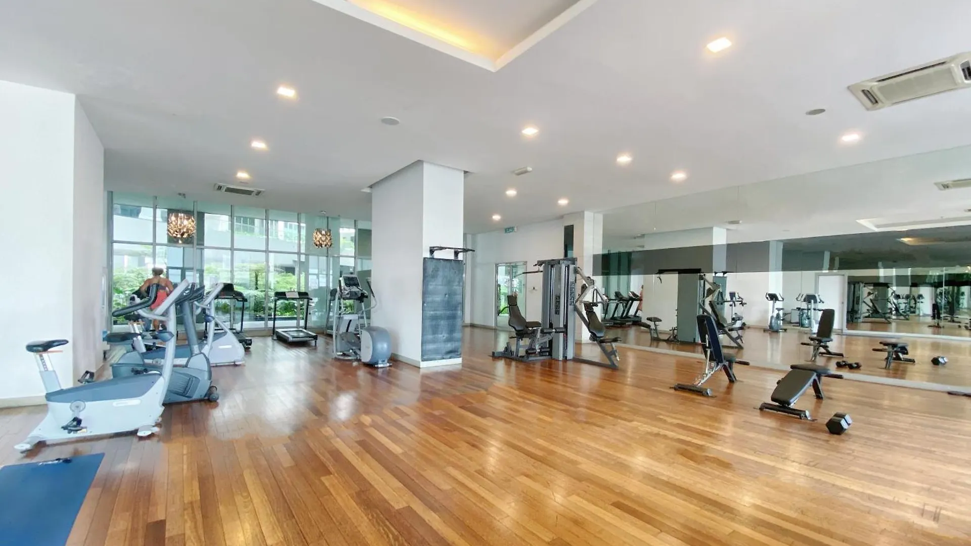 Nj Homestay Hostel At Regalia Residence Kuala Lumpur