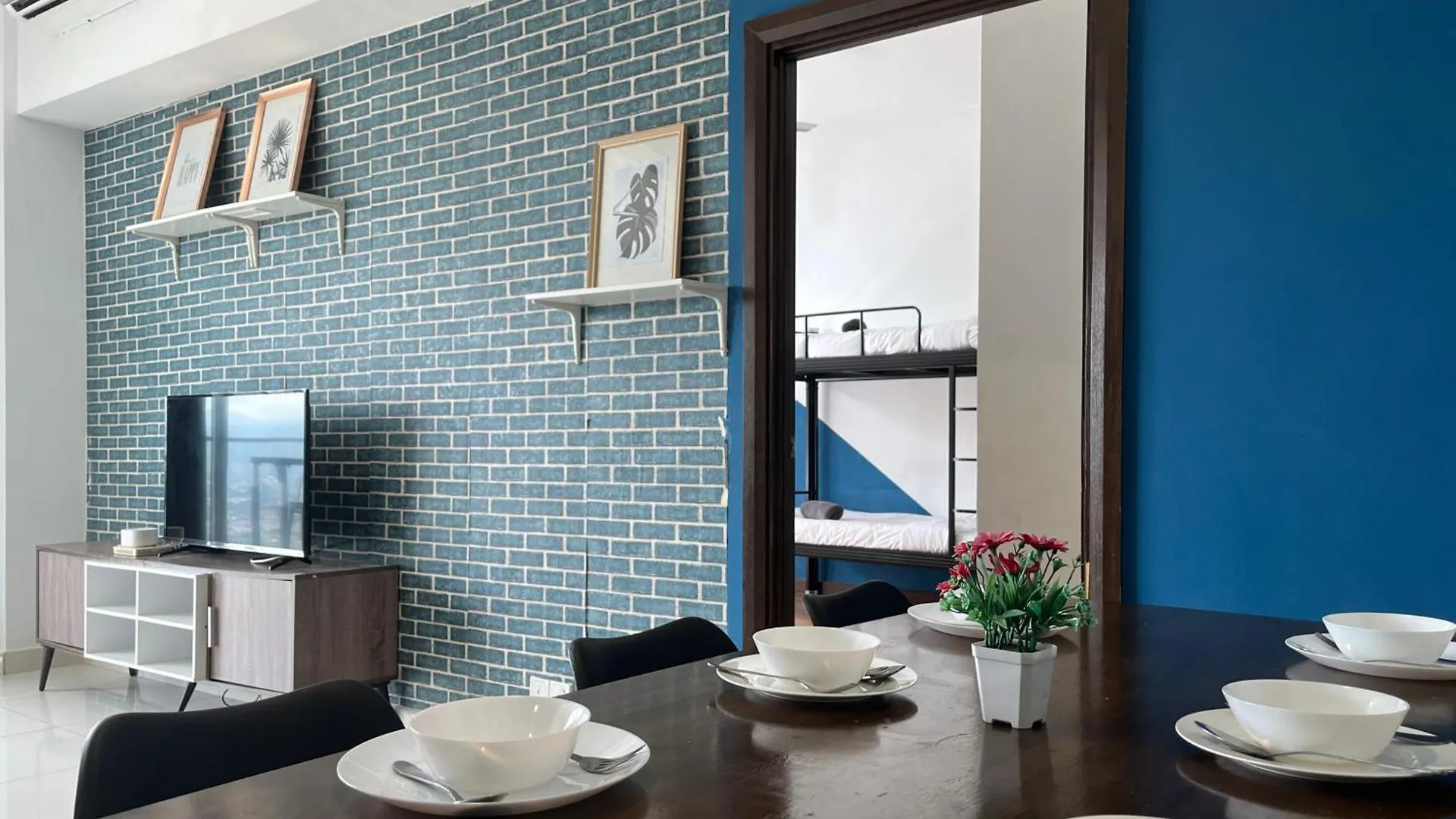 Nj Homestay Hostel At Regalia Residence Kuala Lumpur Malaysia