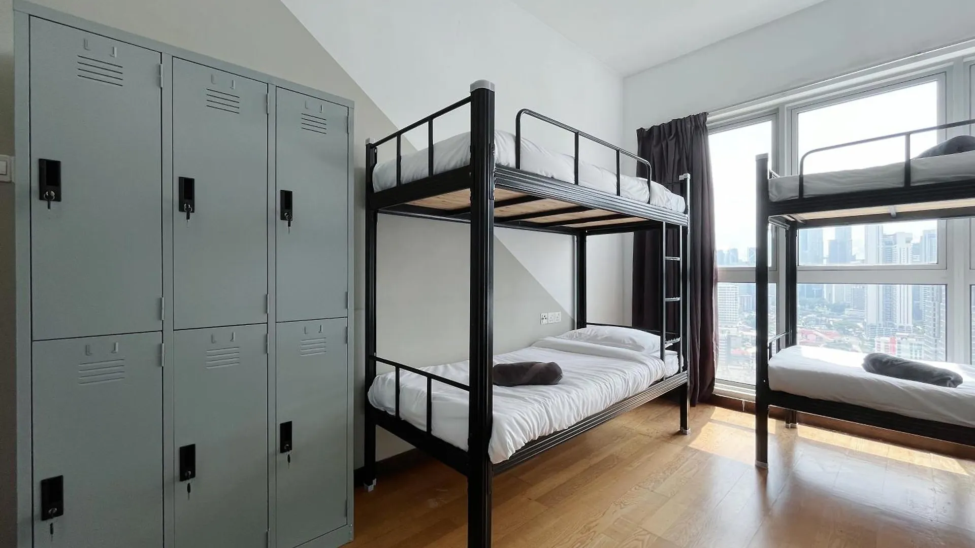 Nj Homestay Hostel At Regalia Residence Kuala Lumpur Malaysia