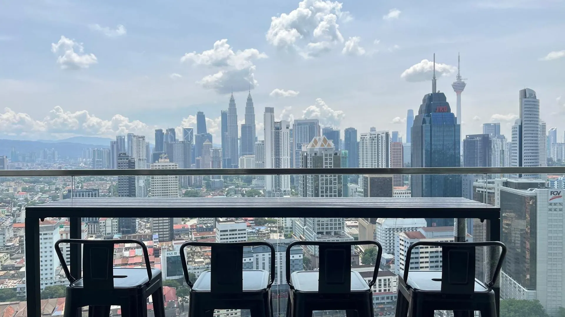 Nj Homestay Hostel At Regalia Residence Kuala Lumpur Malaysia