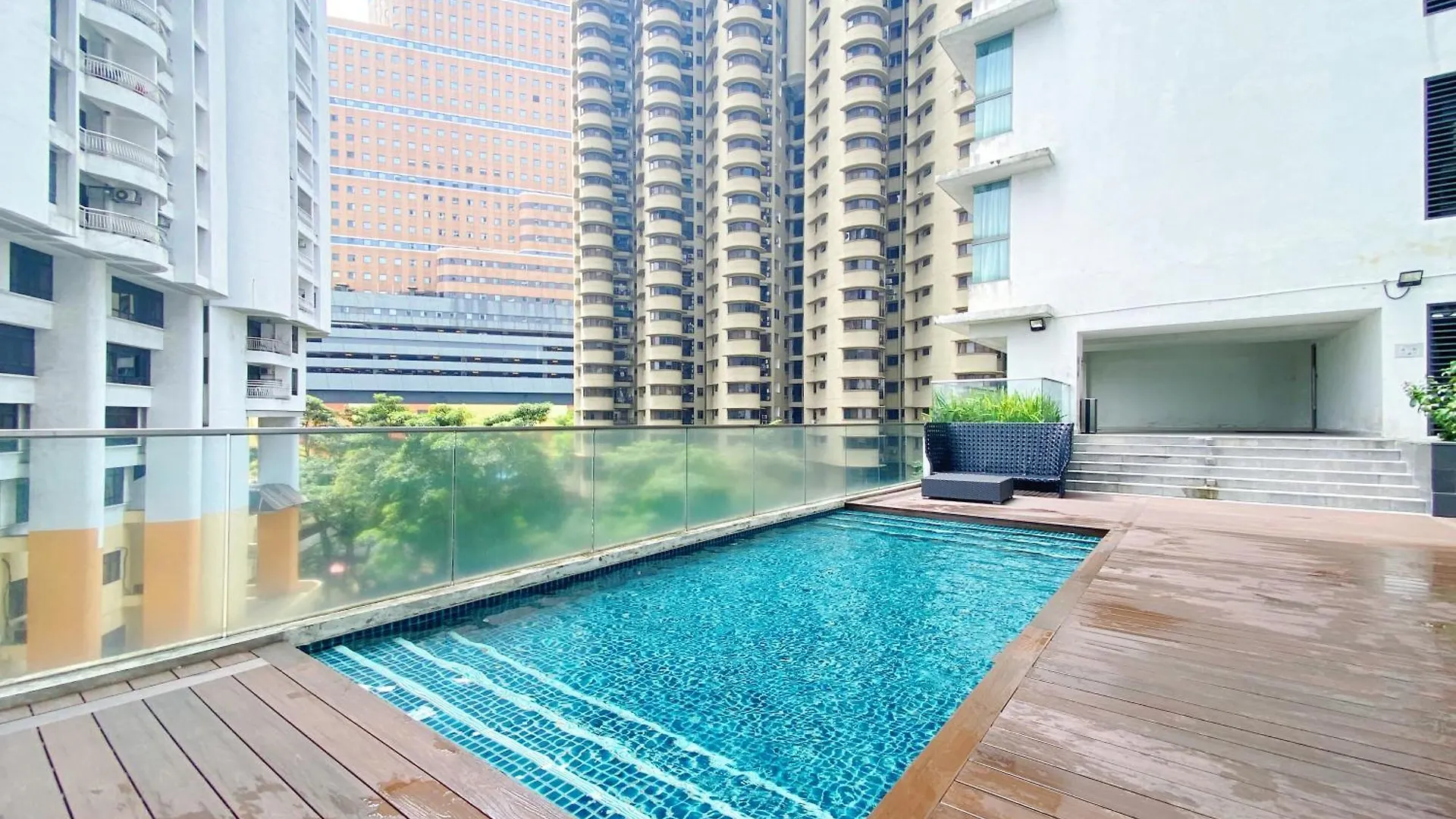 Nj Homestay Hostel At Regalia Residence Kuala Lumpur Malaysia
