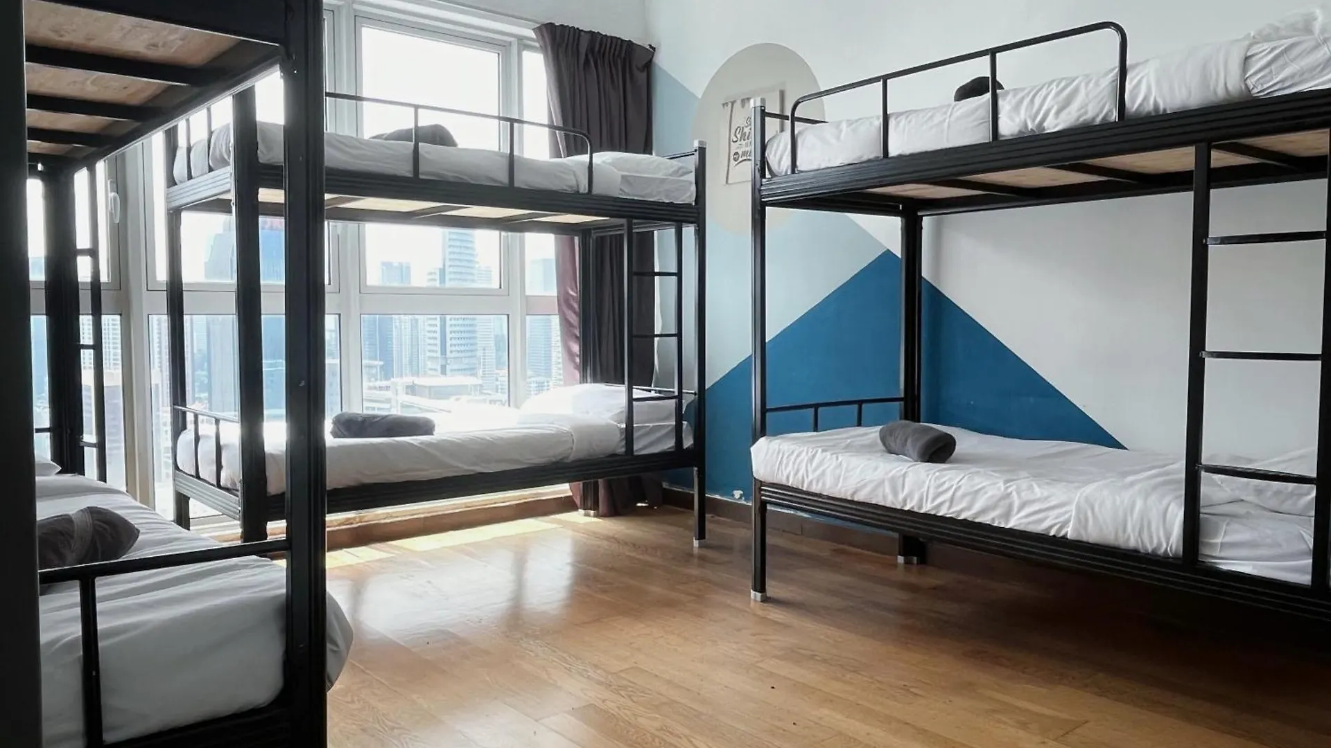 Nj Homestay Hostel At Regalia Residence Kuala Lumpur